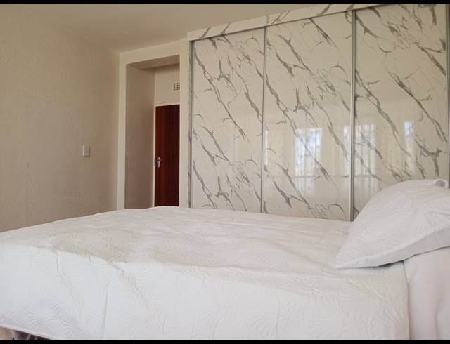 2 BEDROOM SECTIONAL TITLE FOR SALE IN PARKDENE